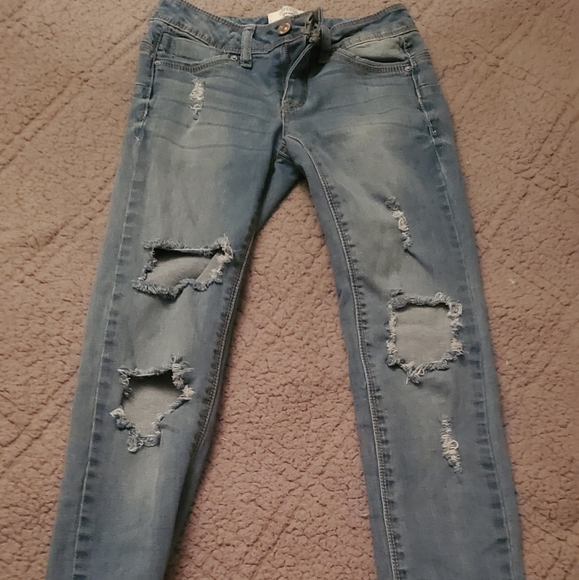 Size 24 forever 21 lgt blue distressed skinny jean - Picture 2 of 3